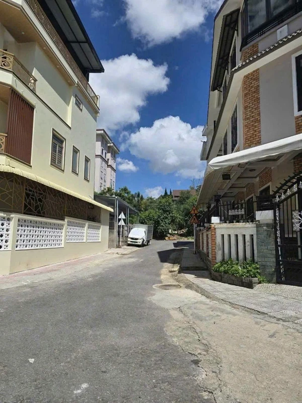Bán nhà 2 mặt tiền 120m² Yersin Đà Lạt 11,5 tỷ