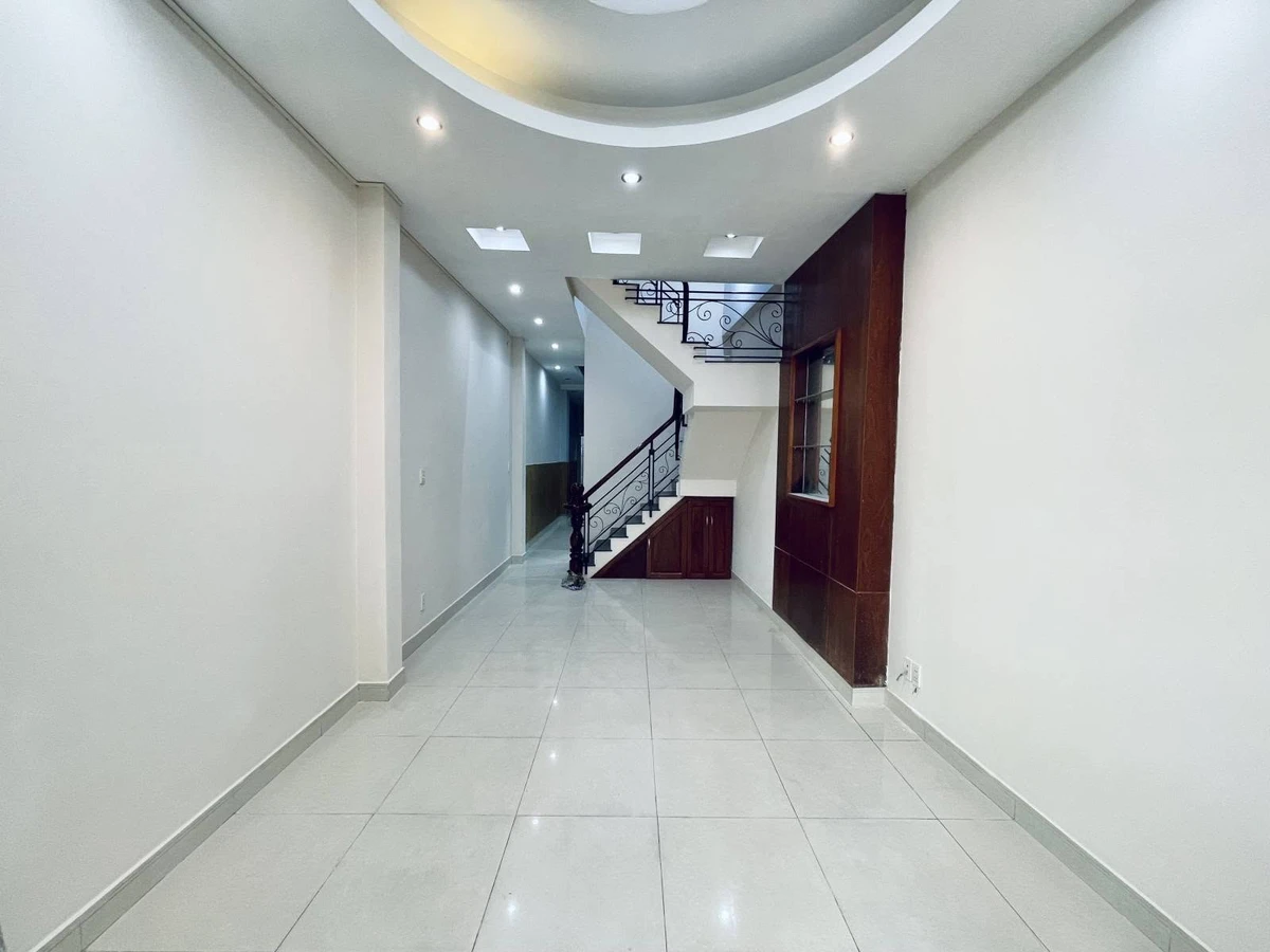 Bán nhà 4 tầng, 78m² mặt tiền Nguyễn Trung Trực, Bình Thạnh, 9 tỷ - Ảnh thu nhỏ 2