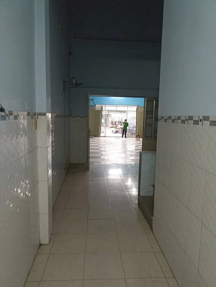 Cho thuê nhà mặt bằng mặt tiền Nguyễn Văn Siêu 180m2, Thanh Phú, Bến Lức, giá 14 triệu/tháng - Ảnh thu nhỏ 4