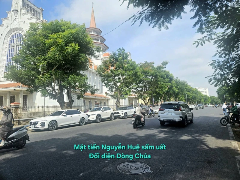 Bán đất lô góc 2 mặt tiền Nguyễn Huệ 109m2, Phường Thuận Hóa, TP Huế