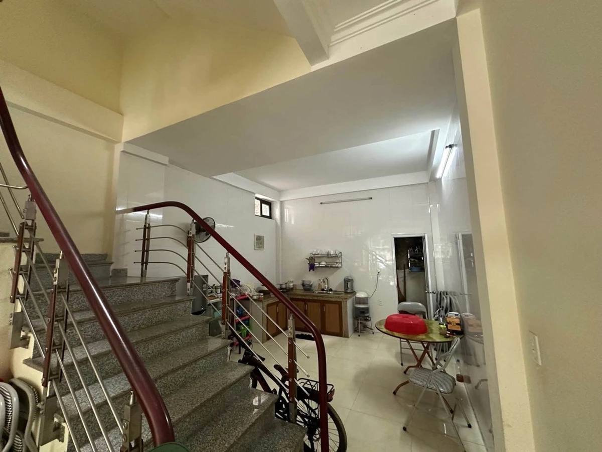Bán nhà mặt phố Nguyễn Hiền 57m² 5 phòng ngủ, kinh doanh được, 5 tỷ - Ảnh thu nhỏ 2