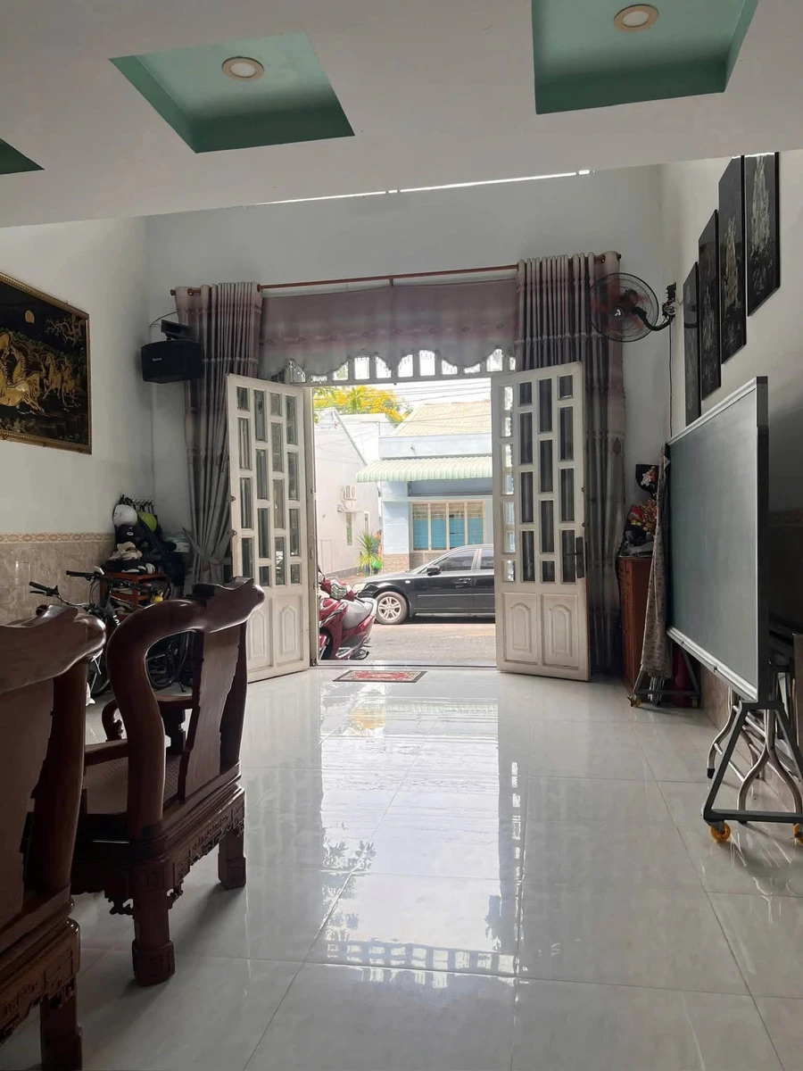 Bán nhà 1 trệt 2 lầu 90m2 giá 4,7 tỷ Phú Lợi - Ảnh thu nhỏ 4