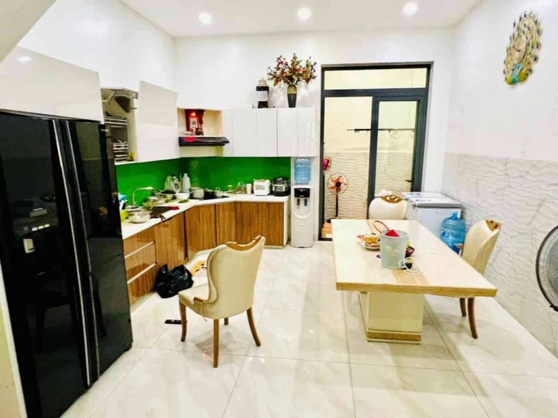 Bán nhà 4 tầng hẻm 8m ngang 4m5, 82m2, 9 tỷ, Bình Tân