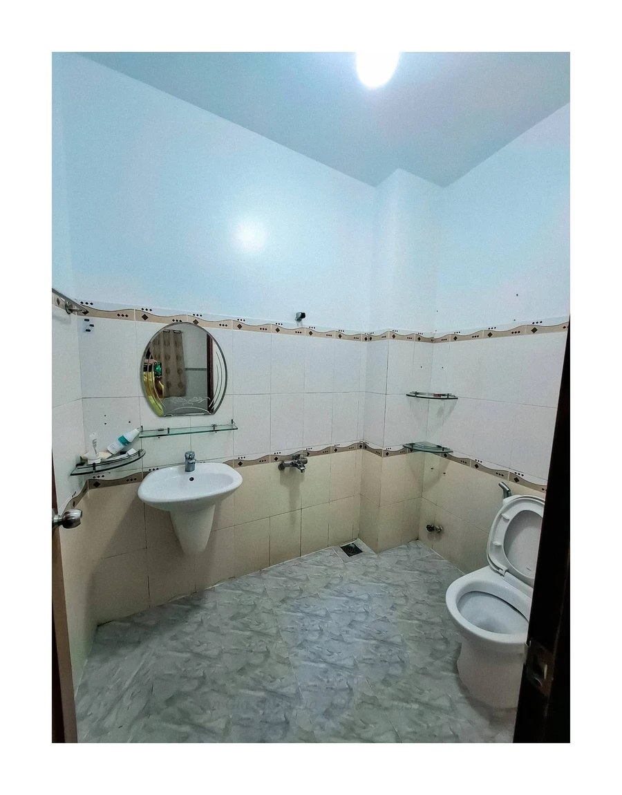 Bán nhà phố 5 tầng 125m² MT kinh doanh gần sân bay, metro Gò Vấp - Ảnh thu nhỏ 2