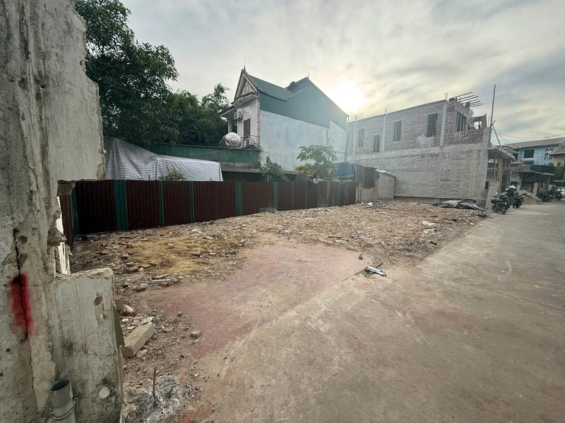 Bán đất tặng nhà kho mặt tiền kinh doanh KDC Hố Lang, P. Tân Bình, TP Dĩ An.(P Tân Đông Hiệp TPHCM) 1101m