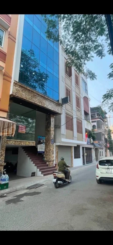Toà văn phòng 8 tầng 80m² mặt tiền 4.8m, 52 tỷ Cầu Giấy