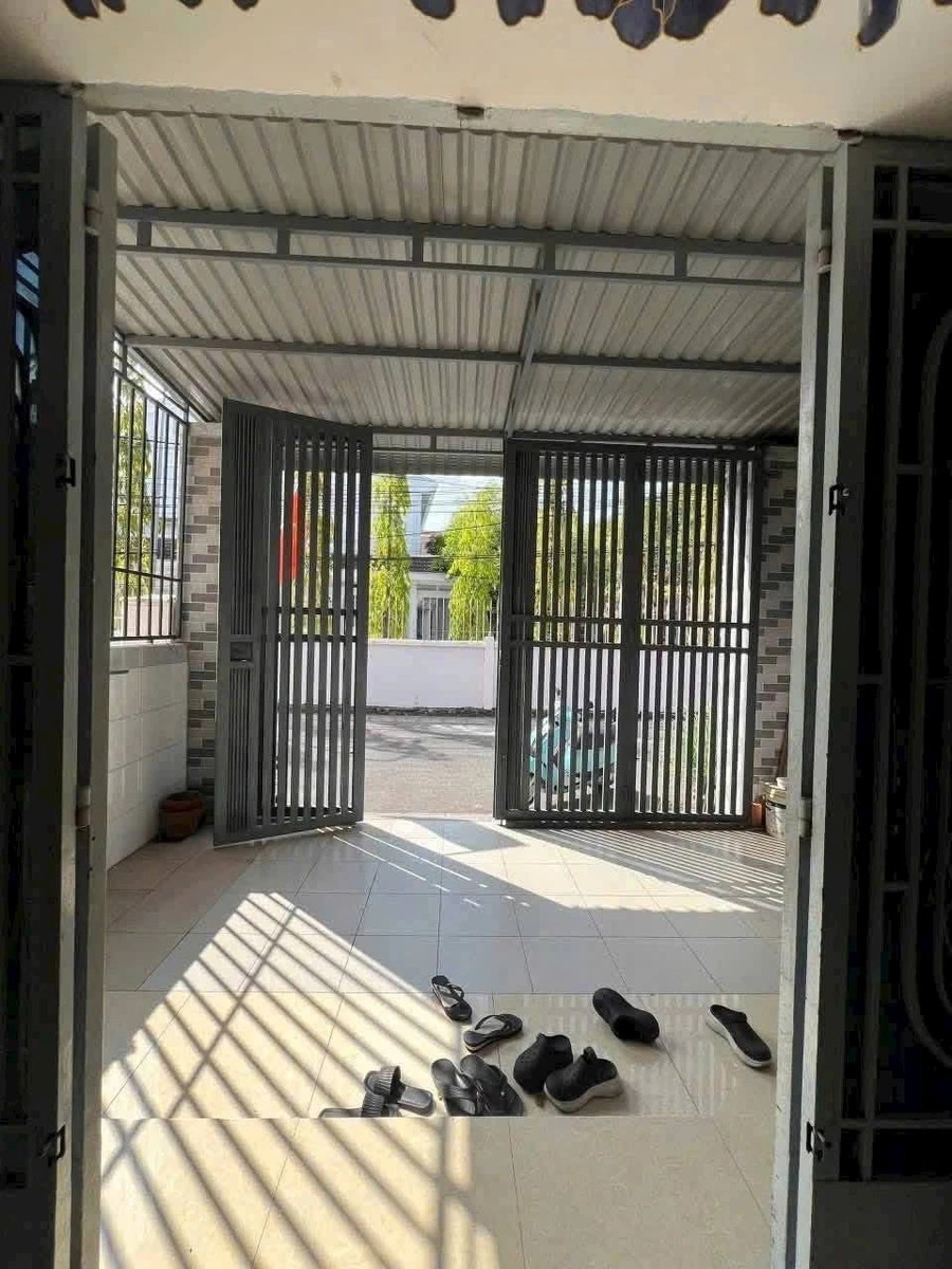 Bán nhà 1 trệt 1 lầu 5x20m, 3 phòng ngủ, gần Trường Sư Phạm CMT8, Long Toàn, TP Bà Rịa - Ảnh thu nhỏ 3