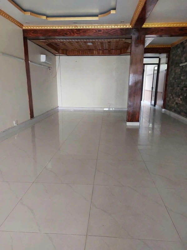 Cho thuê nhà mặt đường Ngô Gia Tự 360m², 17 triệu/tháng