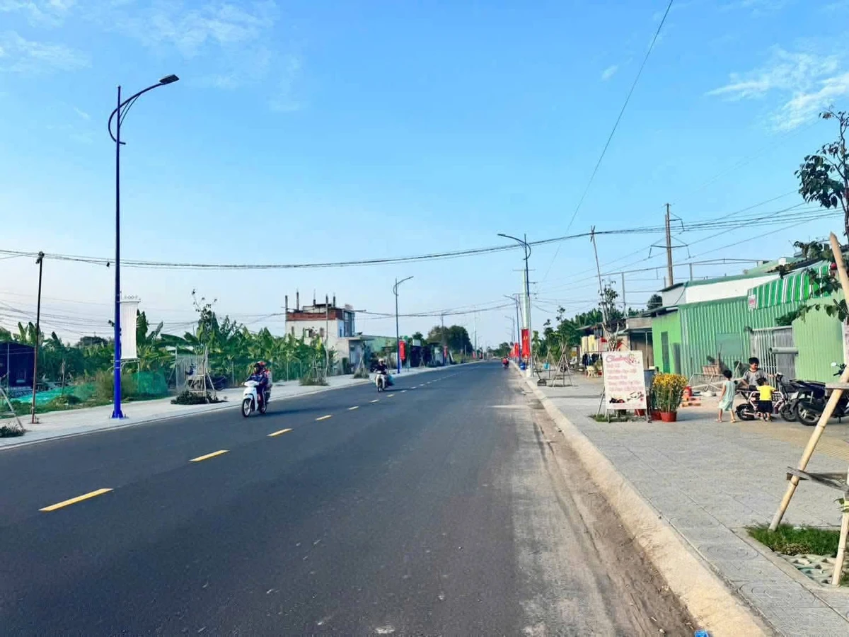 Đất mặt tiền Nguyễn Hữu Cảnh, Long Hương, 2.786m² - 12 tỷ 9 - Ảnh 1