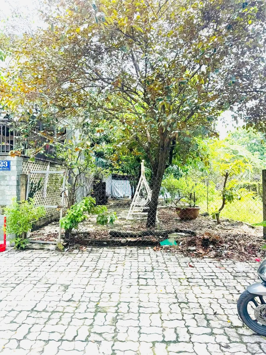 Bán lô đất 90 m² mặt tiền Hoà Phú, giá 5,55 tỷ - Ảnh 1