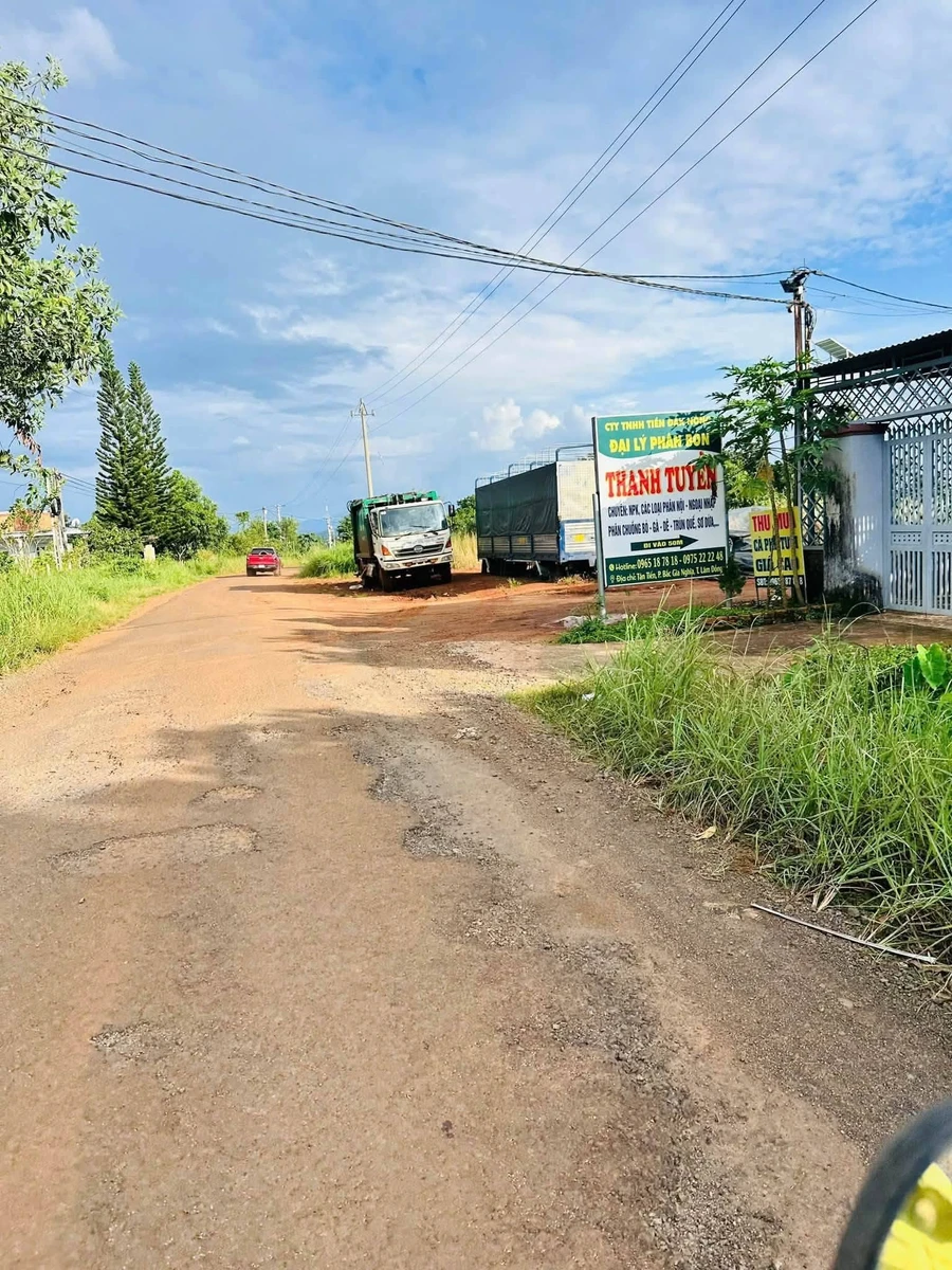 Bán đất nền 500m2 giá 50 triệu/m2 gần Đồng Khởi - Ảnh thu nhỏ 5