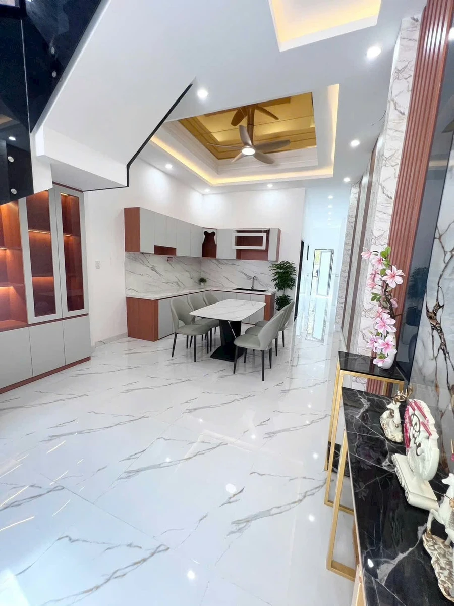 Bán nhà mặt tiền Lê Thị Ty 4x33m, 3PN full nội thất Long An - Ảnh thu nhỏ 2