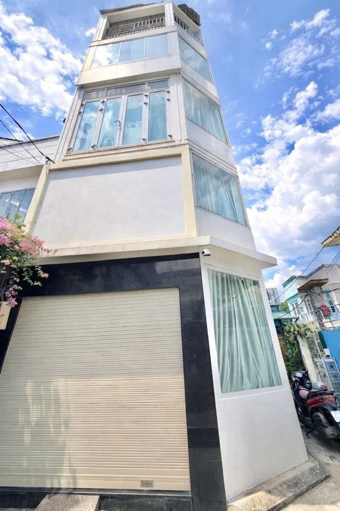Bán nhà 60m2, 4 tầng, 6PN, 7WC gần Phan Xích Long, Phú Nhuận - Ảnh 1