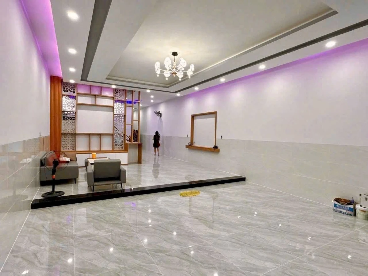 Bán nhà 1 trệt 2 lầu 122m2 phường Long Tâm, TP Bà Rịa, giá 5,6 tỷ - Ảnh thu nhỏ 2