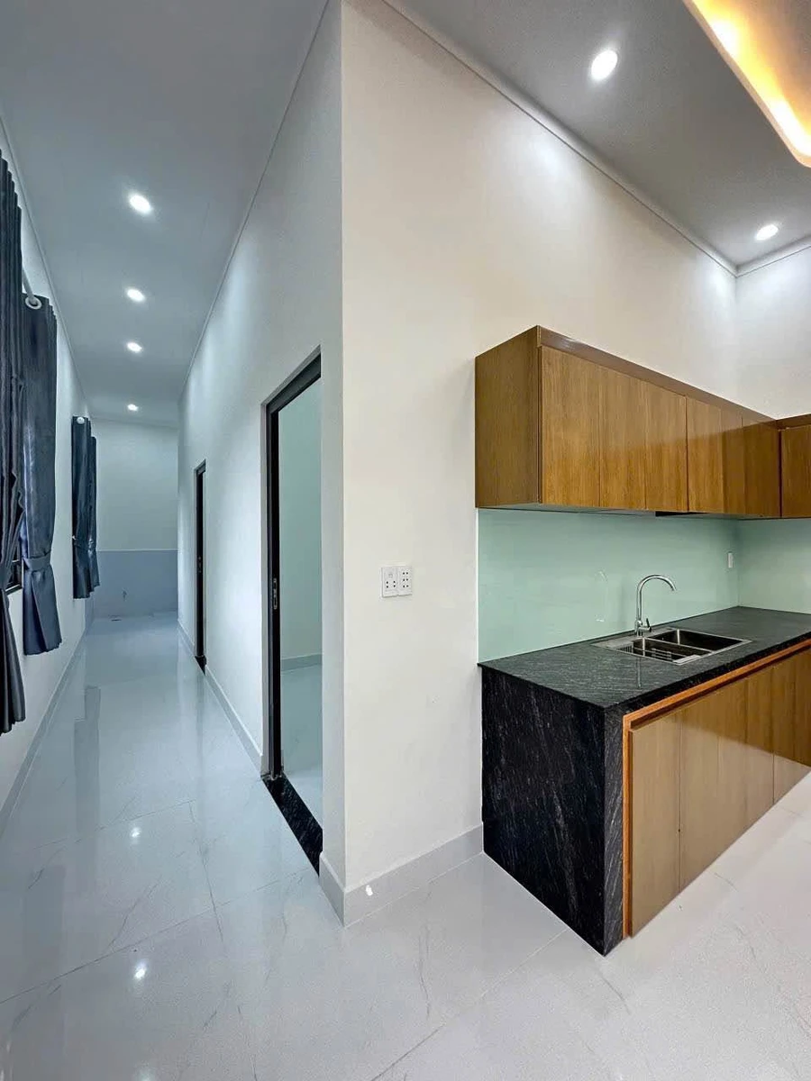 Bán nhà 2 phòng ngủ 100m² mặt tiền Nguyễn Thái Học, Bình Tân - 1 tỷ 690 - Ảnh thu nhỏ 4