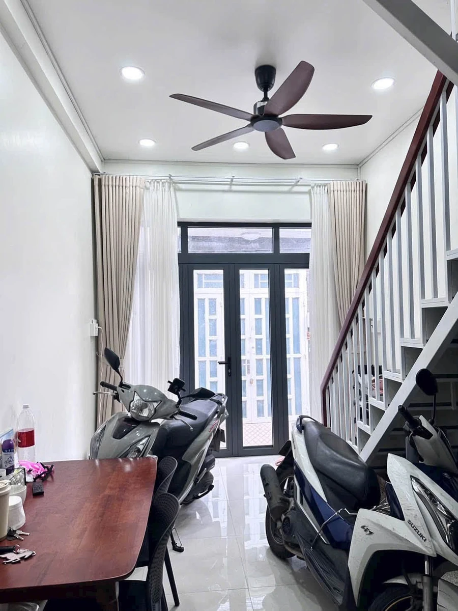 Bán nhà 3 tỷ Trường Thọ, 2PN, 21m² - Ảnh 1