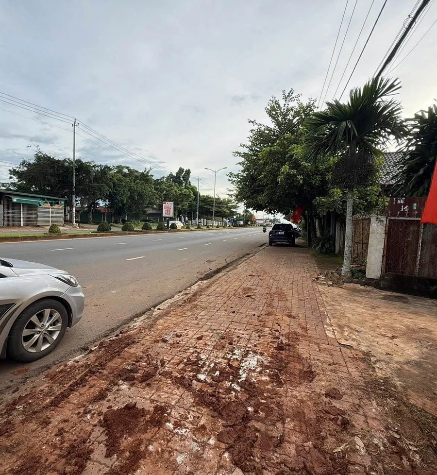 Bán đất mặt tiền Nguyễn Văn Linh gần cầu Đạt Lý, 5,86x23m, sổ hồng riêng, giá 4,5 tỷ - Ảnh 1
