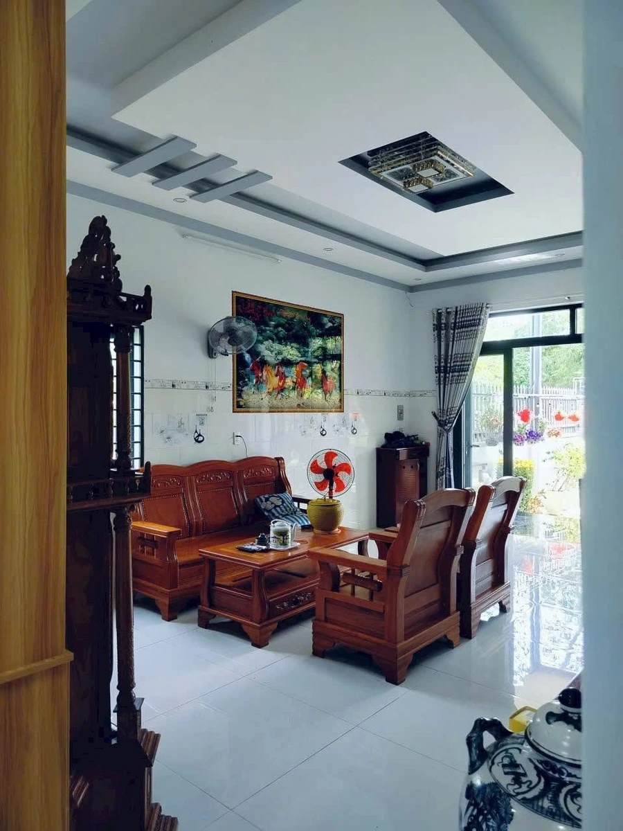 Bán nhà mái Thái nội thất cao cấp 185m2 đường Tuyết Mai 5, Hòa Long, Bà Rịa - Ảnh thu nhỏ 4