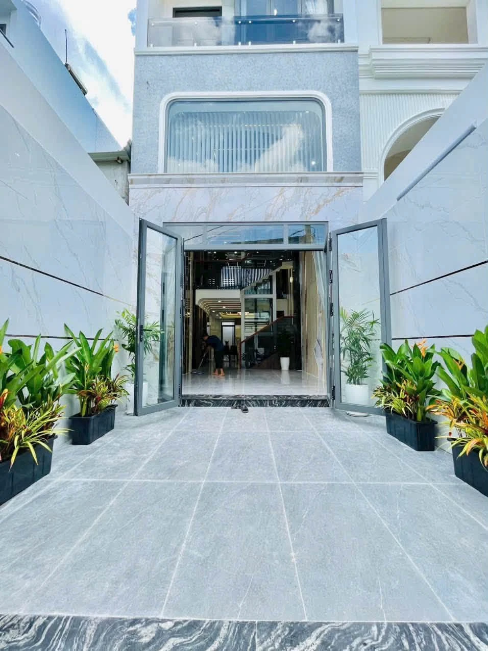 Bán nhà hẻm 672 Tên Lửa, 81.5m2, 5 tầng có thang máy, gần Aeon Bình Tân, giá 9.9 tỷ - Ảnh 1