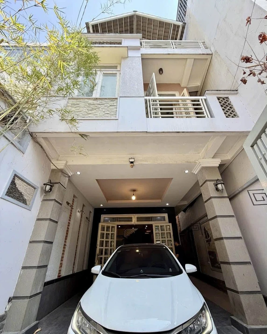 Bán biệt thự 3 tầng 133m2 hẻm xe hơi khu Phạm Văn Hai, Tân Bình giá 20 tỷ - Ảnh thu nhỏ 2