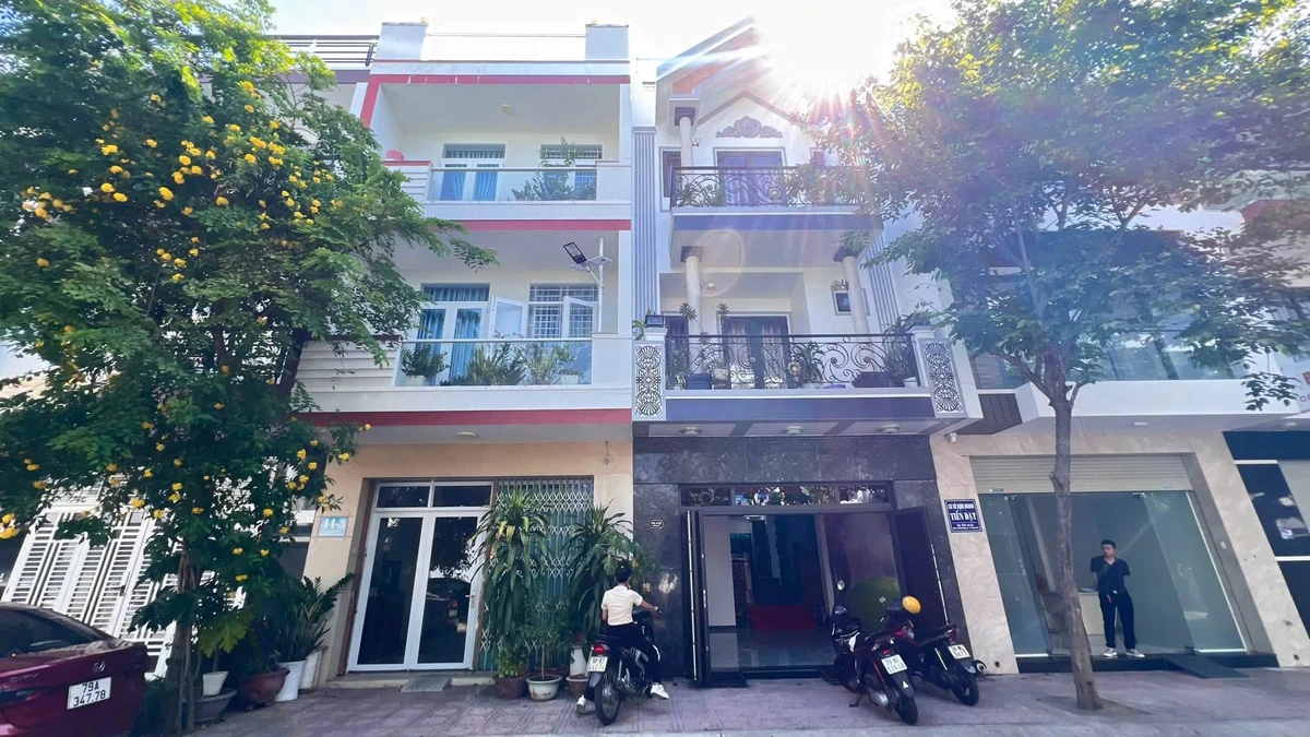 Bán nhà 3 tầng 80m2 có thang máy full nội thất KĐT Hà Quang 2, Nha Trang - Ảnh thu nhỏ 2