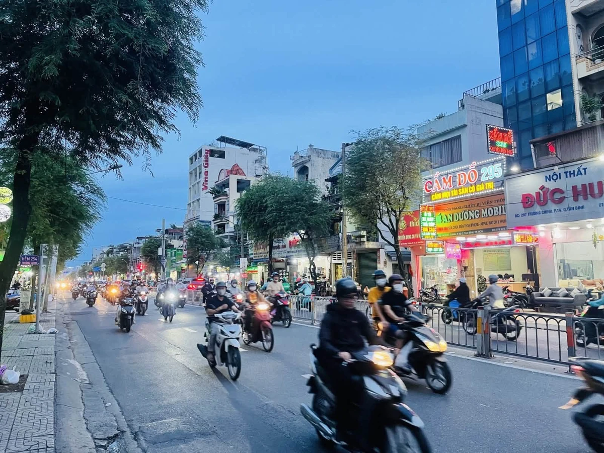 Bán nhà 2 tầng 144m² mặt tiền Trường Chinh, Tân Bình, 25 tỷ - Ảnh thu nhỏ 2