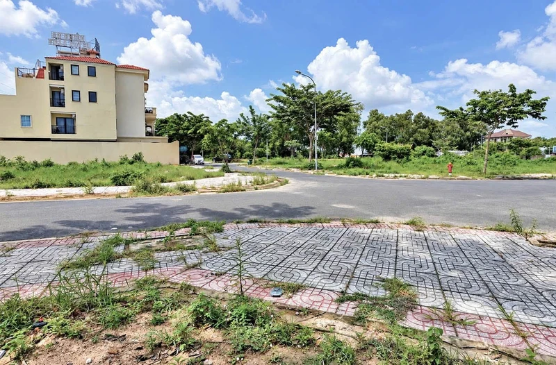 Bán nhà hẻm 2 phòng ngủ 150m² Phường Tân An, Tây Ninh 2.35 tỷ 8x26m