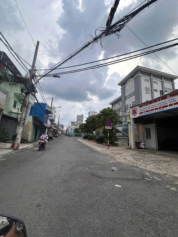 Bán nhà mặt tiền Bạch Đằng 80m2, giá 6,2 tỷ khoai