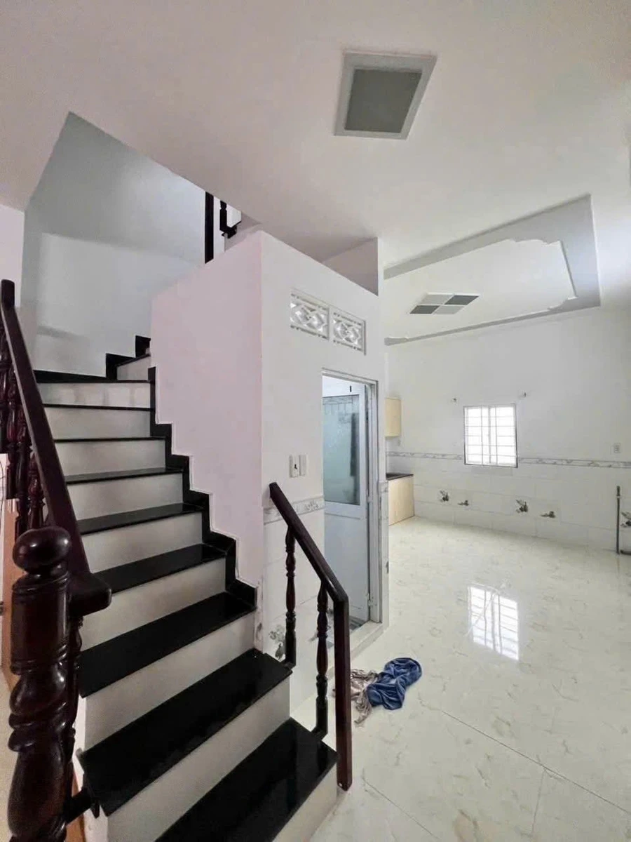 Bán nhà 1 trệt 2 lầu 4PN 48m², Cần Giuộc, Long An 1,8 tỷ - Ảnh thu nhỏ 3