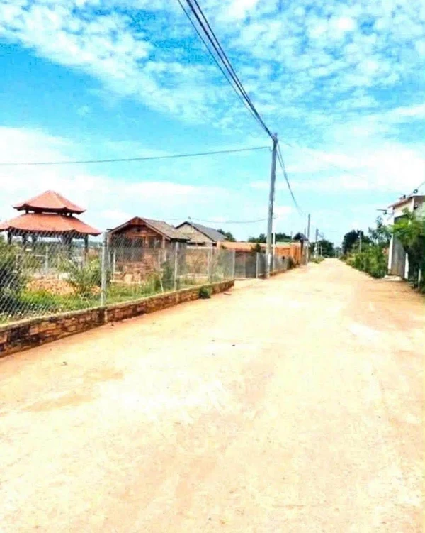 Bán đất nền 615m2 làm nhà vườn Buôn Ma Thuột