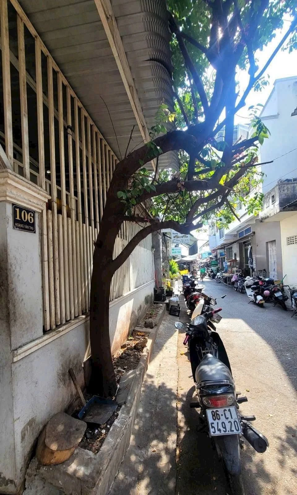 Bán nhà lầu lửng mặt tiền 105m2 Hoàng Văn Thụ, Phan Thiết - Ảnh 1