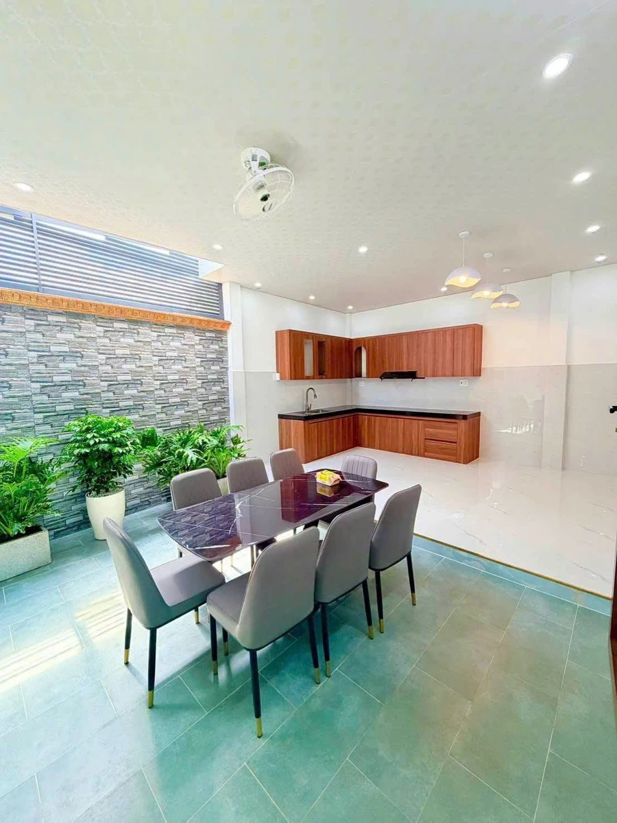 Bán nhà mặt tiền Chánh Hiệp, 300m2, 3 phòng ngủ, 4 tỷ 750 - Ảnh thu nhỏ 3