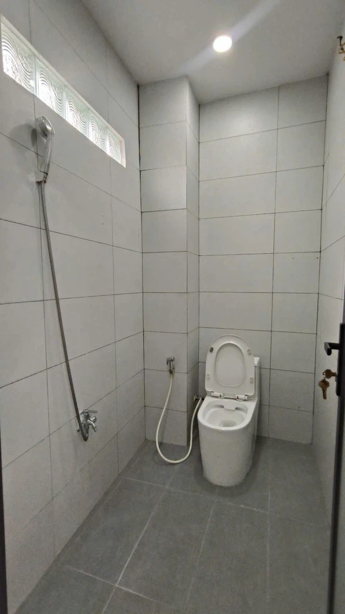 Bán nhà hiện đại 2PN nội thất sang trọng 64m² Hóc Môn 2,45 tỷ - Ảnh thu nhỏ 5