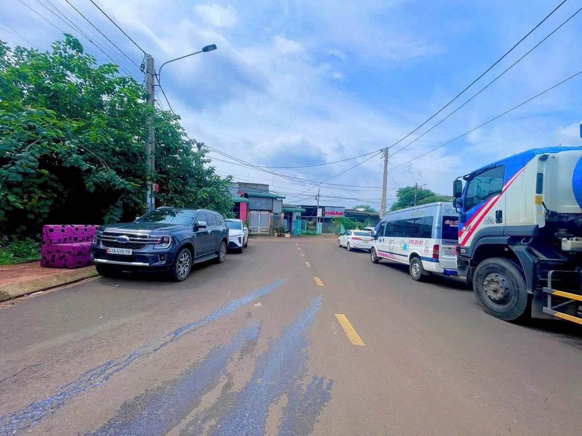 Bán đất mặt tiền Hoàng Minh Giám 100m² giá 5.5 tỷ - Ảnh thu nhỏ 3