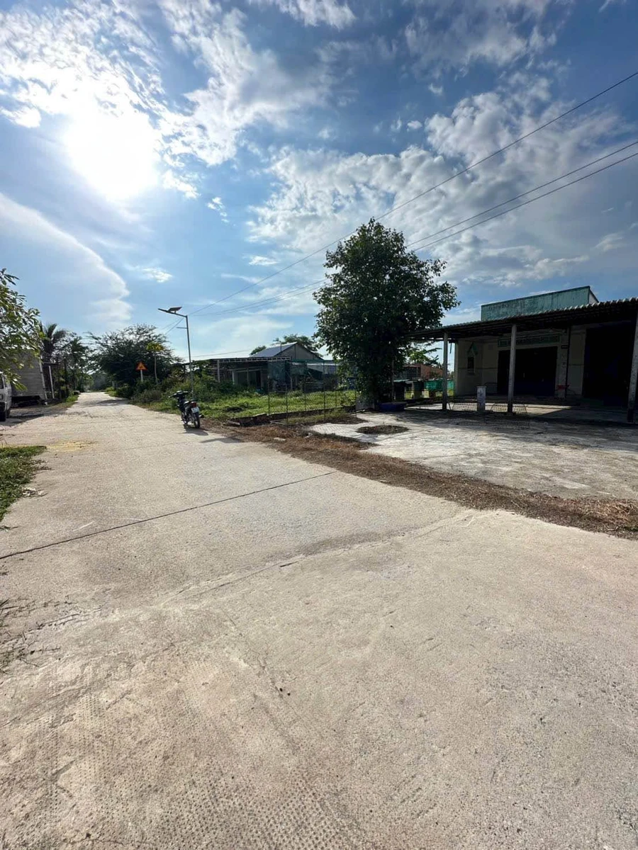 Bán đất 12x40m có nhà sẵn, full thổ cư sổ hồng riêng tại xã Mỹ Hạnh, giá 3,5 tỷ - Ảnh thu nhỏ 2