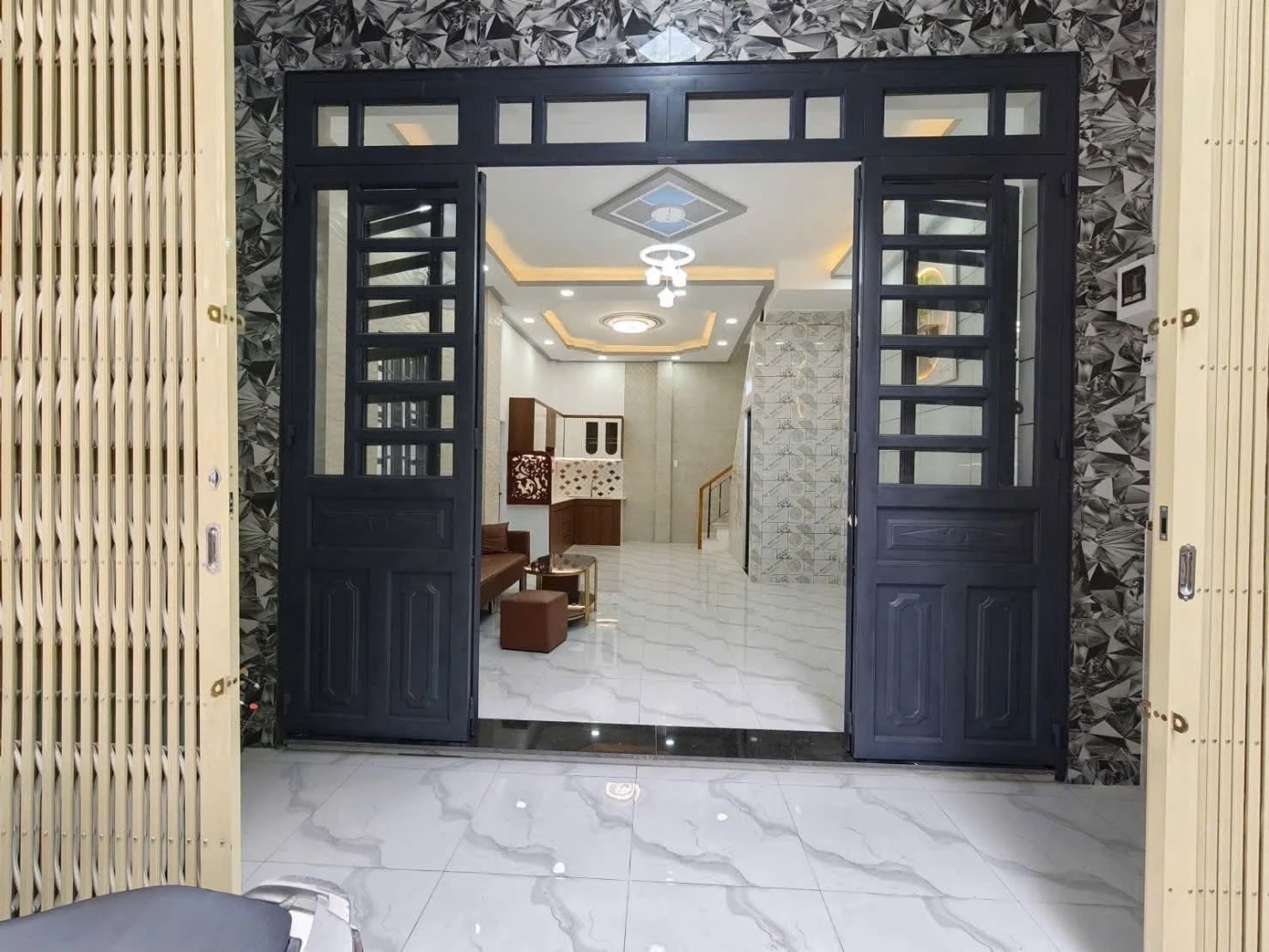 Bán nhà 1 trệt 1 lầu 2PN 4,6x9,5m hẻm 2,5m đường Nguyễn Trọng Trí, Bình Tân - Ảnh 1