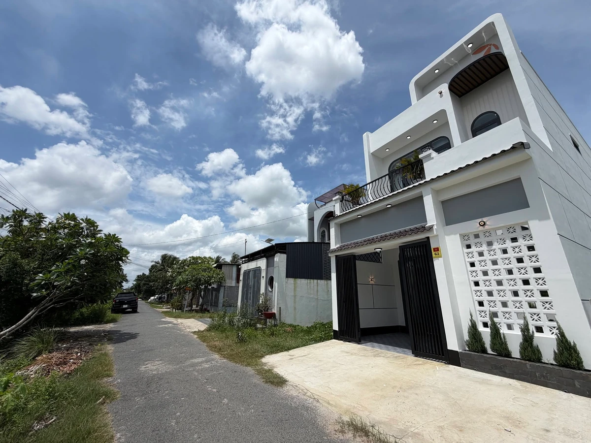 Bán nhà lầu đúc 3 PN 73.8m² Long Thành, Tây Ninh - 1 tỷ 700 - Ảnh thu nhỏ 2