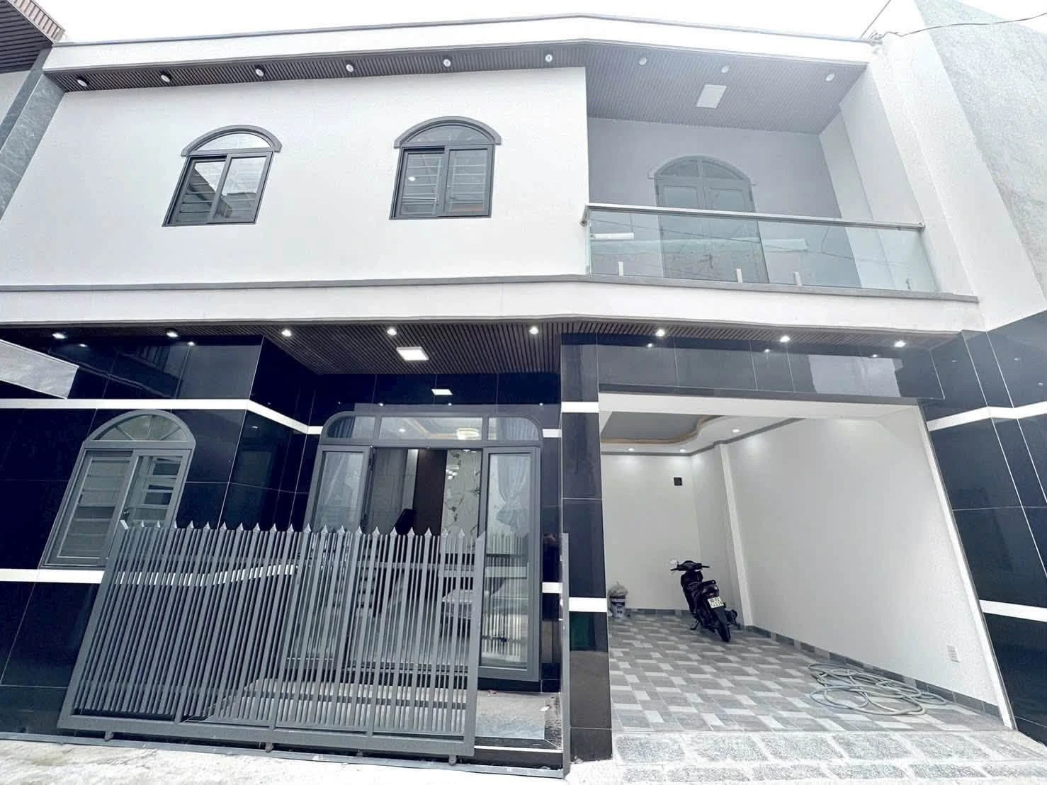 Bán nhà 1 trệt 1 lầu 67m² 3 phòng ngủ sát chợ Tân Phong 3 tỷ - Ảnh 1