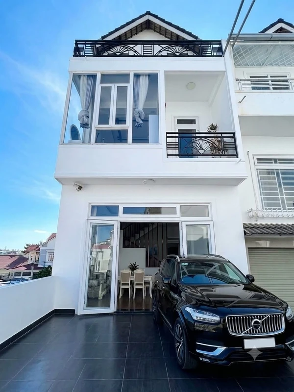 Bán nhà phố mặt tiền Nguyễn Trung Trực, Đà Lạt 65m² 4PN 6,3 tỷ