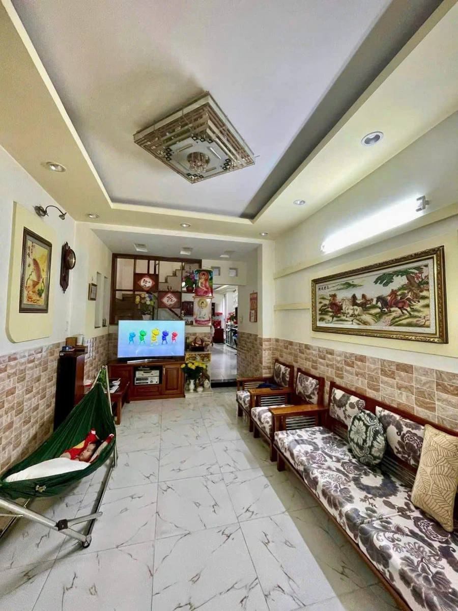 Bán nhà Quận 4, 1 trệt 2 lầu, 4PN, sàn 147m², giá 8,2 tỷ - Ảnh thu nhỏ 2