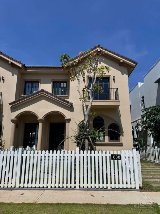 Cắt lỗ sâu biệt thự 8x20m nằm trên đường 16m giá: 3,8 tỷ bao thuế phí, LH: 0966 765 *** - Ảnh 1