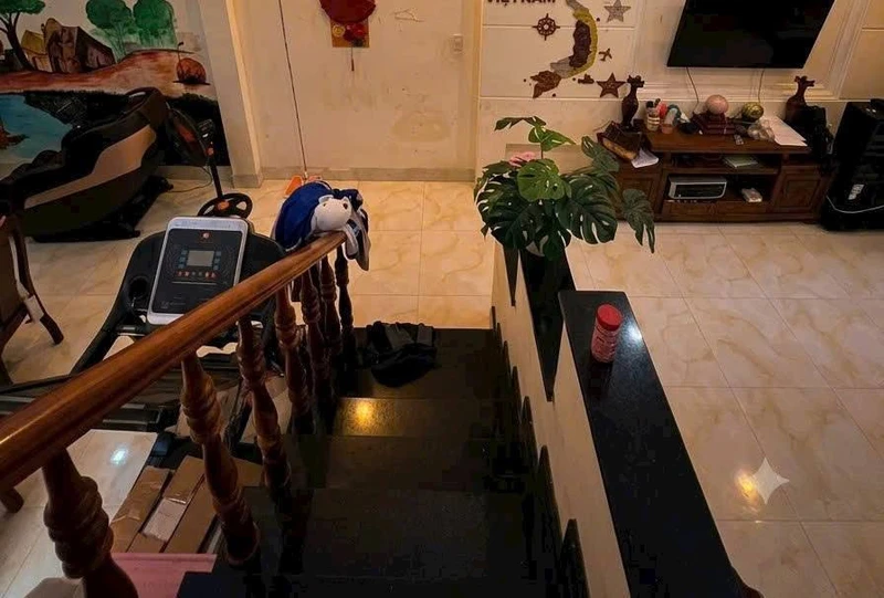 Bán nhà lầu 100m2 đường Văn Thánh, Lâm Đồng, 2.3 tỷ