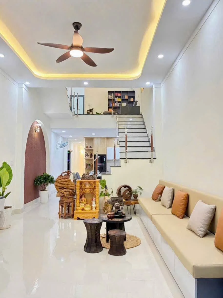 Bán nhà 1 lầu 3PN 100m² Trần Quý Cáp 3.6 tỷ - Ảnh 1