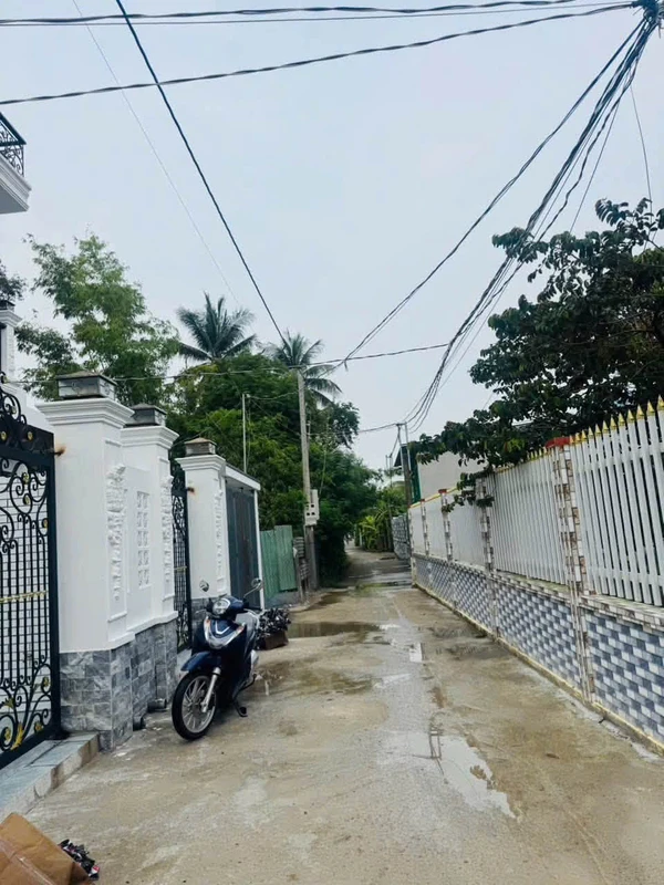 Bán nhà cấp 4 đất thổ 100m2 SHR, 2PN 2WC, thị trấn Cần Giuộc, Long An