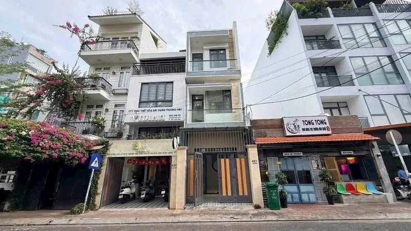 Bán nhà phố 3 tầng 181,6m² mặt tiền Lam Sơn, Nha Trang