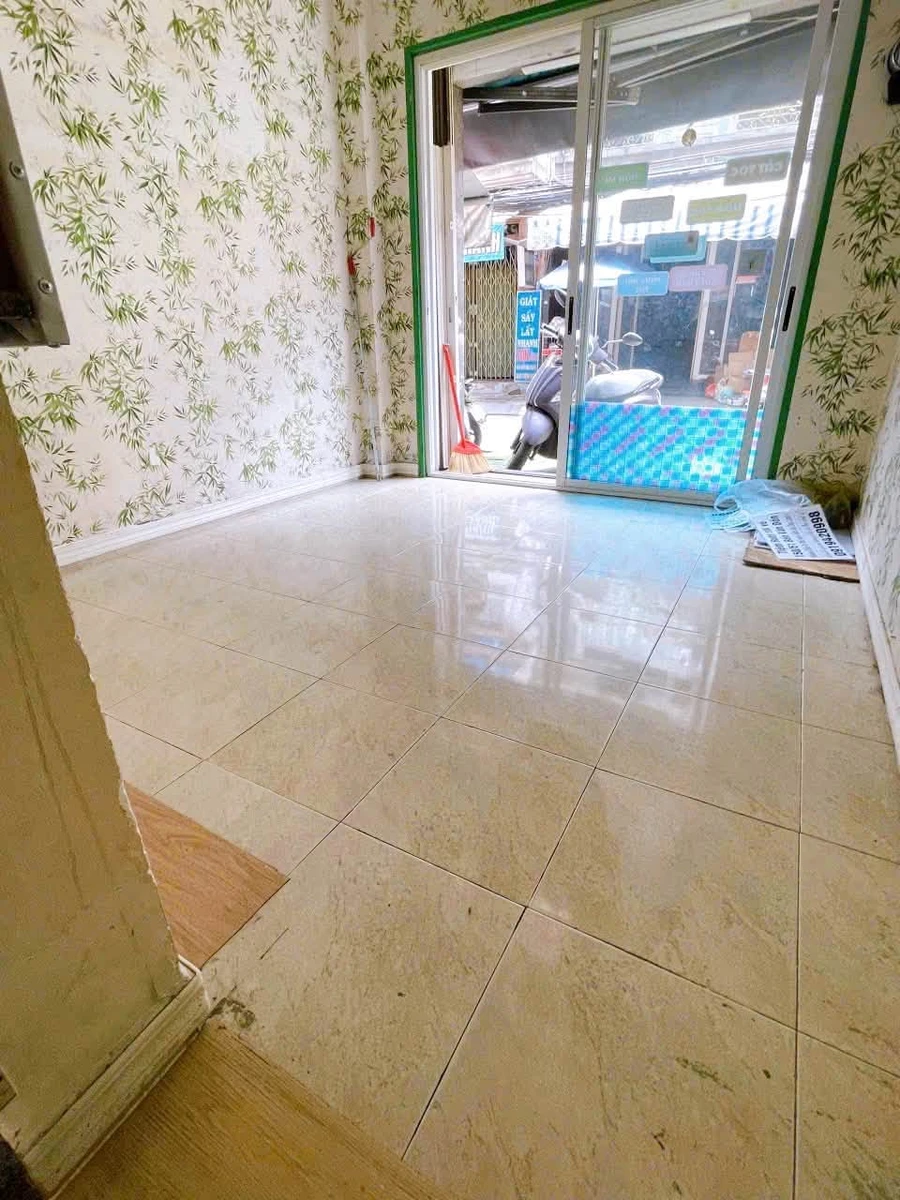 Bán nhà Quận 4, 35m² mặt tiền Đoàn Văn Bơ, 5.499 tỷ - Ảnh thu nhỏ 2