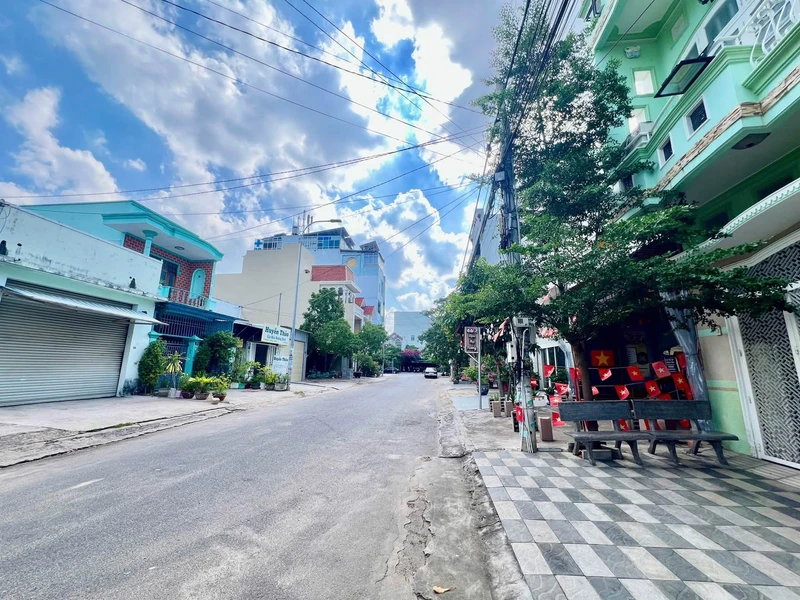 Bán nhà 1 trệt 1 lầu 100m² mặt tiền Đỗ Hành Phan Thiết 5.5 tỷ