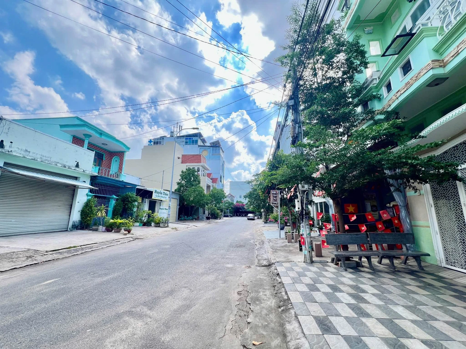 Bán nhà 1 trệt 1 lầu 100m² mặt tiền Đỗ Hành Phan Thiết 5.5 tỷ - Ảnh 1