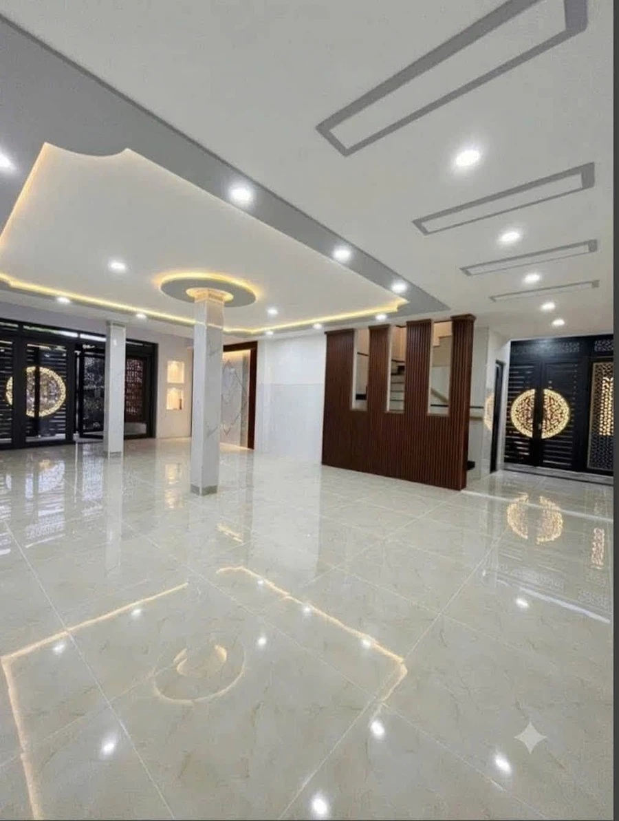 Bán nhà mặt tiền Lương Thế Vinh, Tân Phú, 6,5x15m, 4 tầng BTCT, 6 PN - Ảnh 1