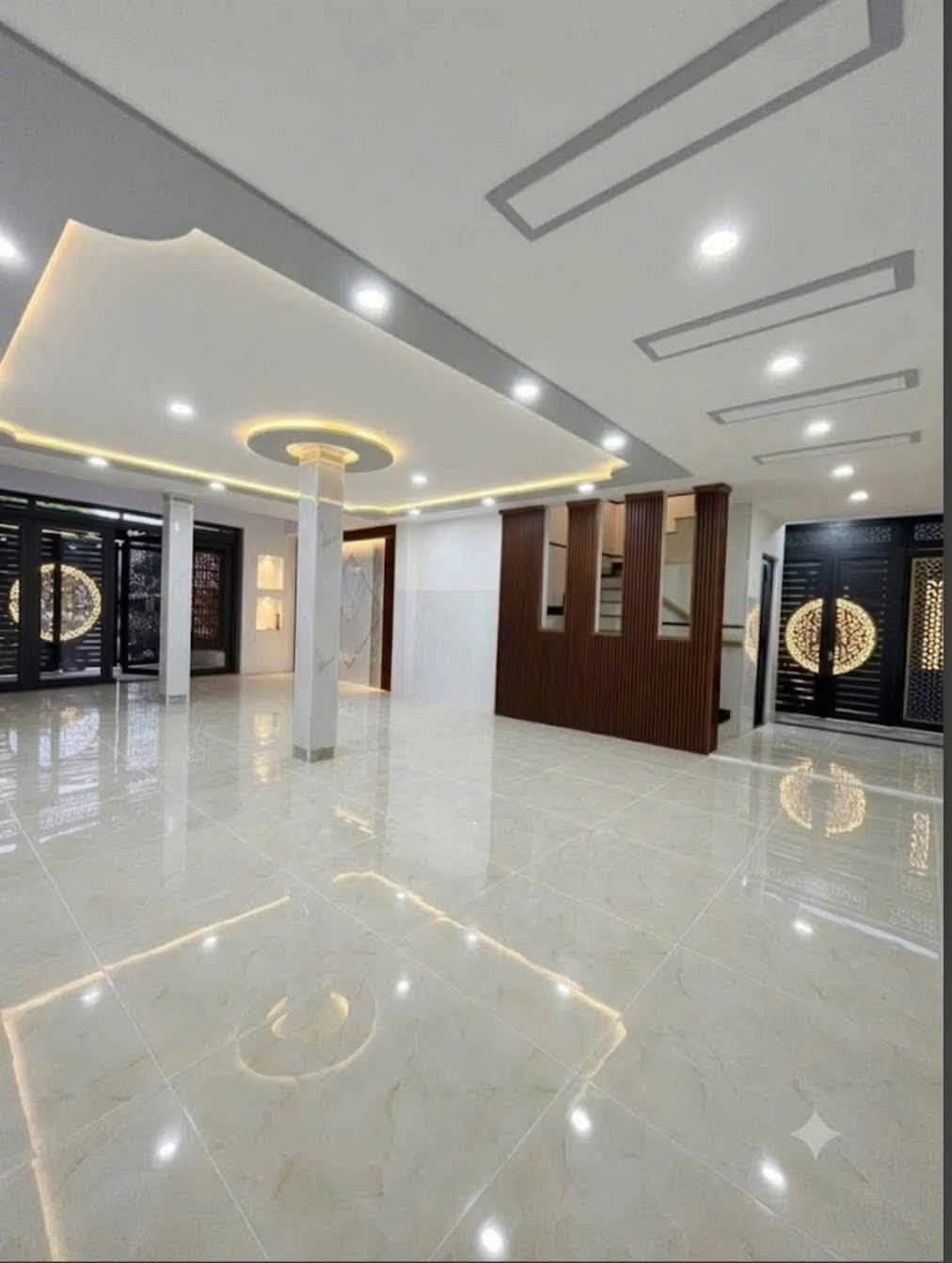 Bán nhà mặt tiền Lương Thế Vinh, Tân Phú, 6,5x15m, 4 tầng BTCT, 6 PN - Ảnh 1